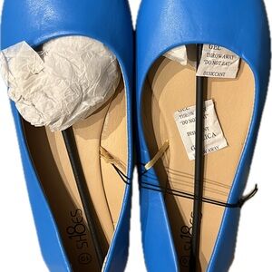 Flat comfortable shoes for women